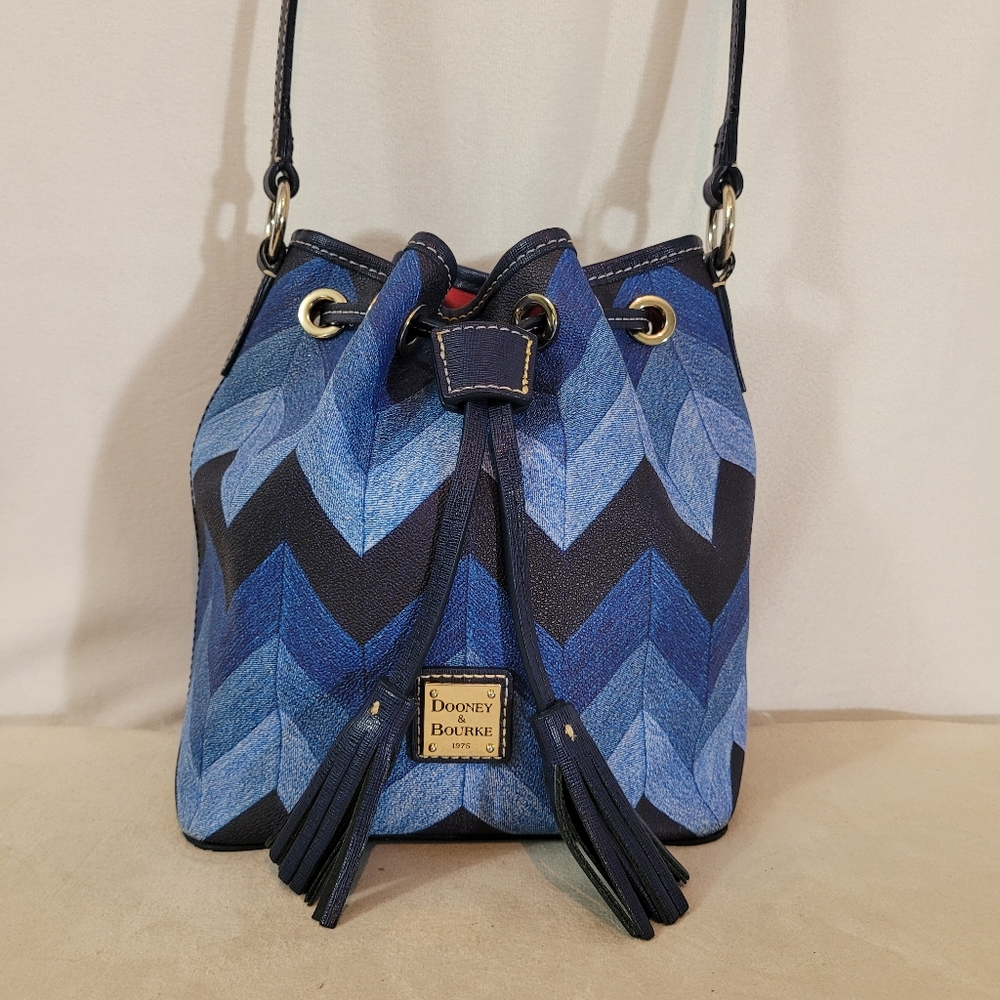 Dooney Bourke Chevron Kendall Crossbody